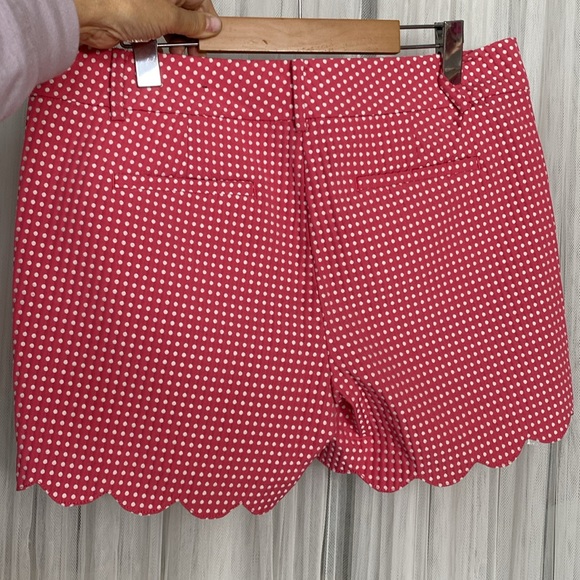 Ann Taylor Signature scallop edges white polka dots woman’s shorts Size 8 - Picture 4 of 16